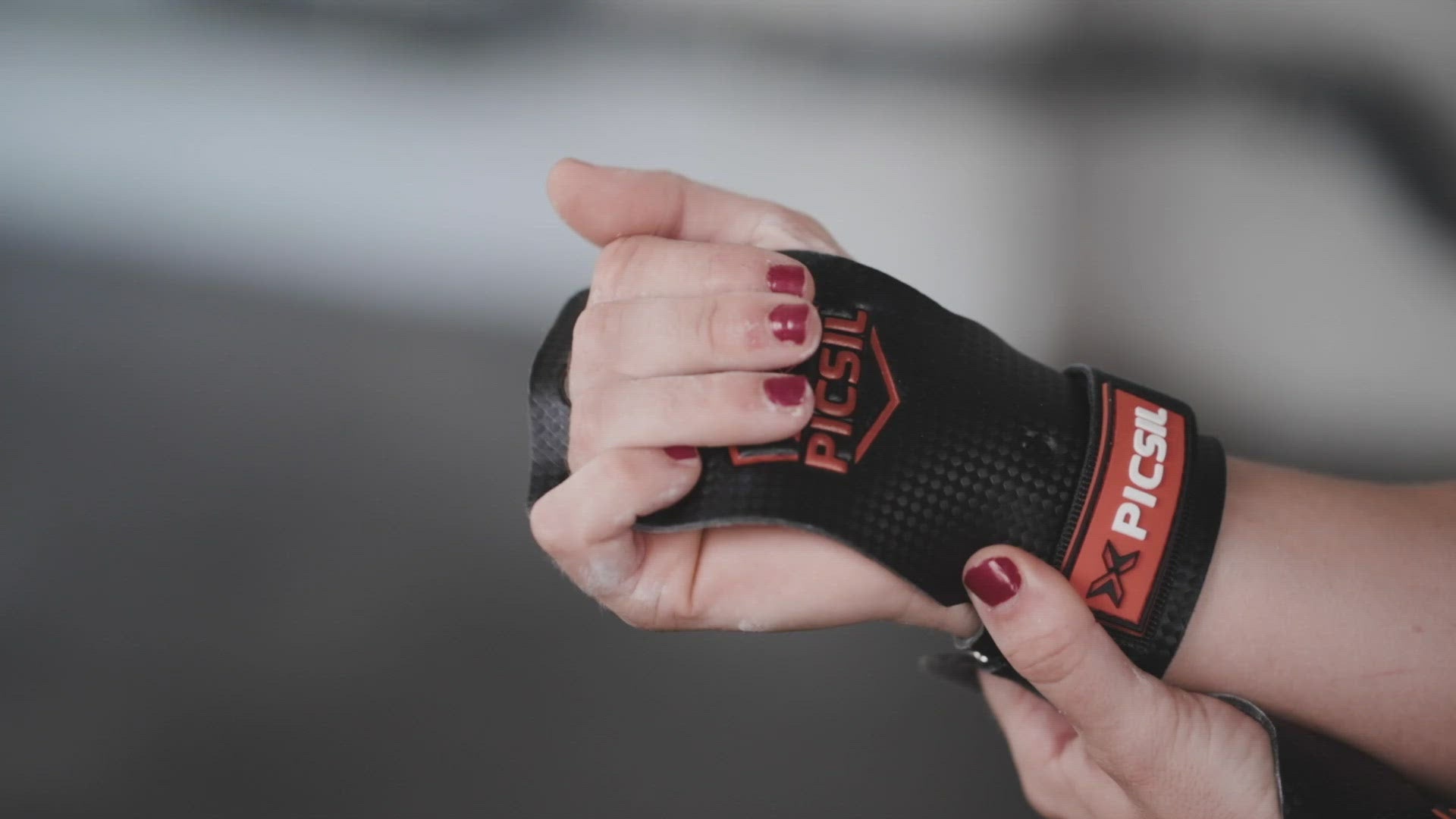 Load video: Rx 3 Hole Grips