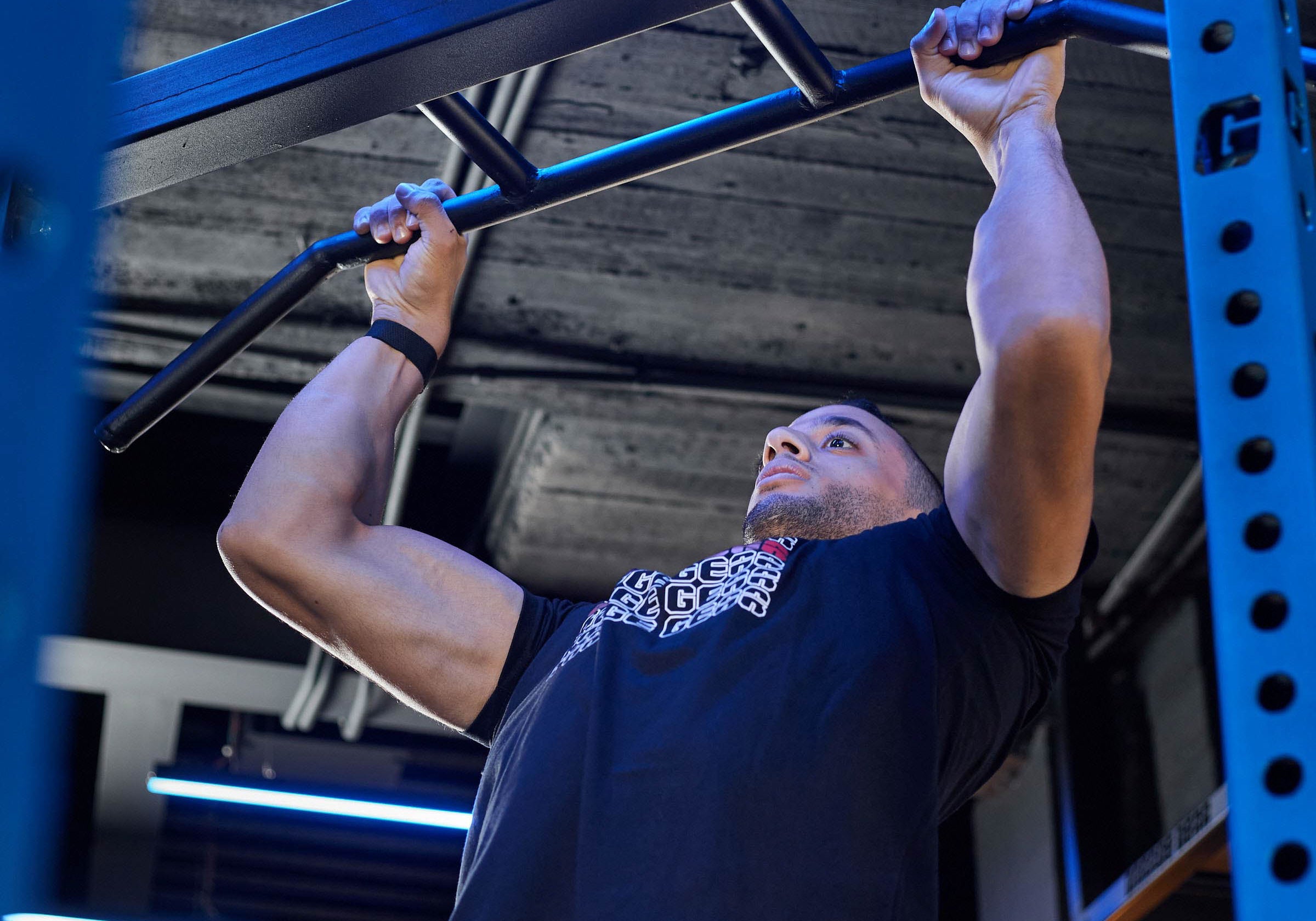 garagegear-angled-pull-up-bar-5.jpg