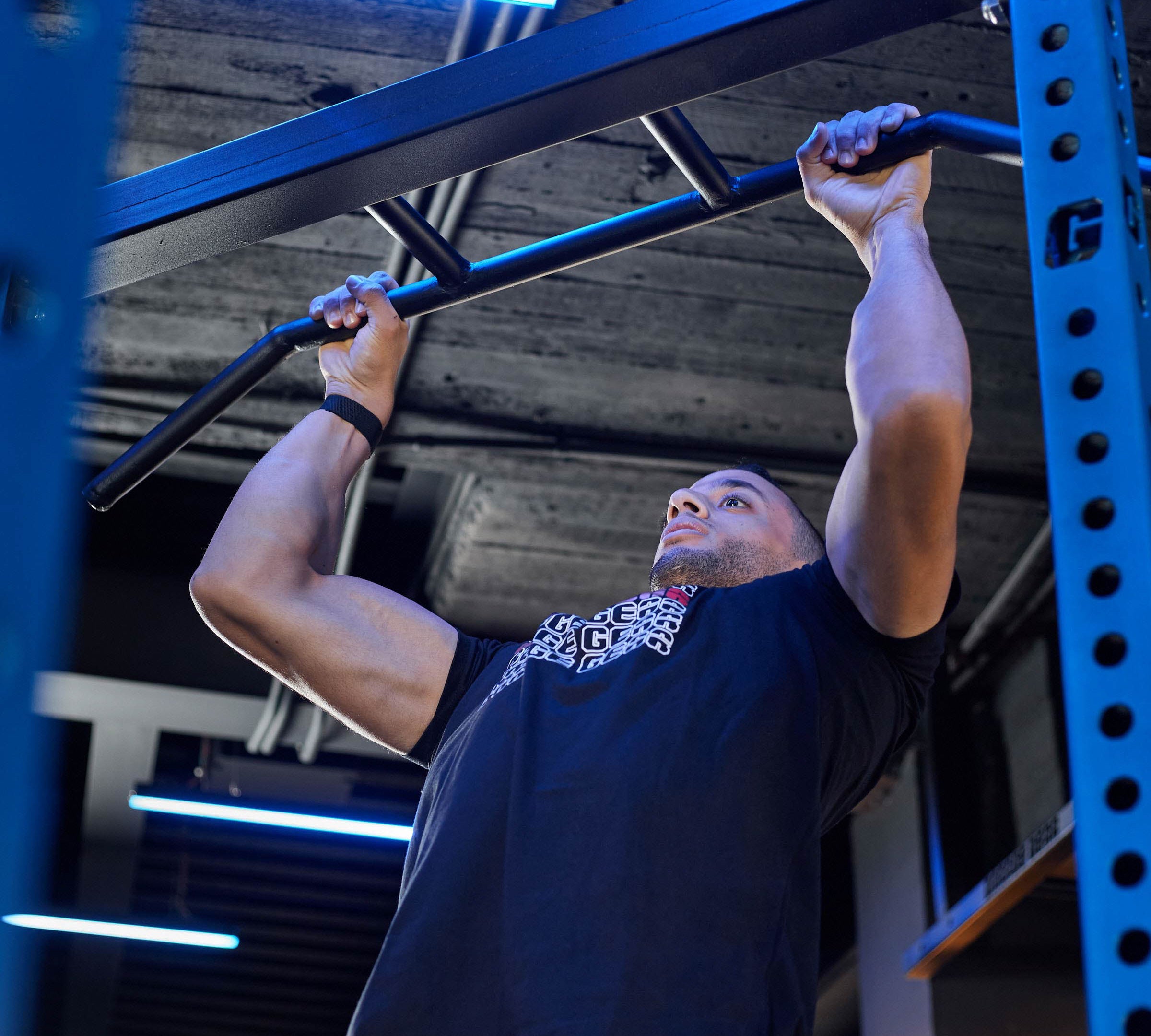 garagegear-angled-pull-up-bar-5.jpg