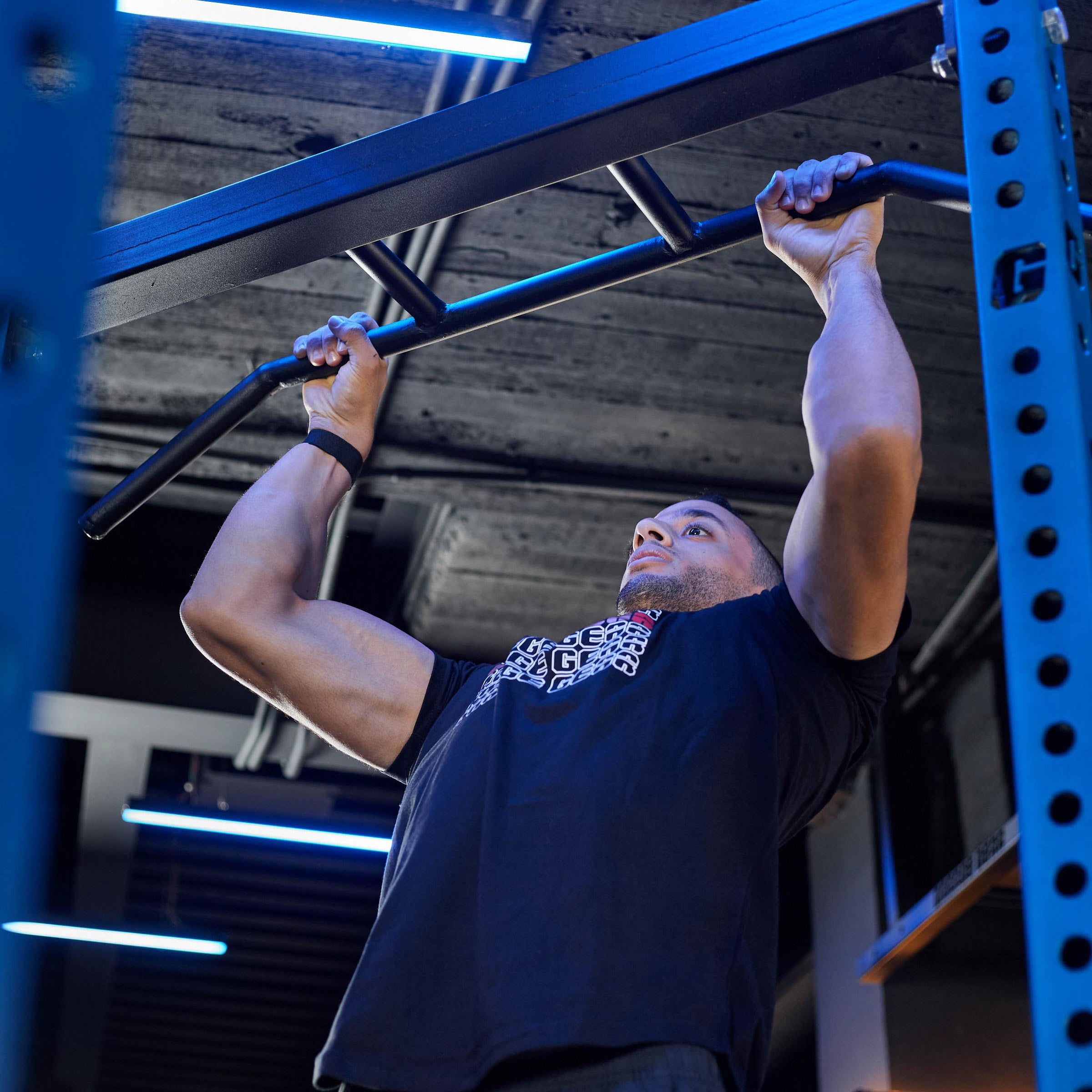 garagegear-angled-pull-up-bar-5.jpg