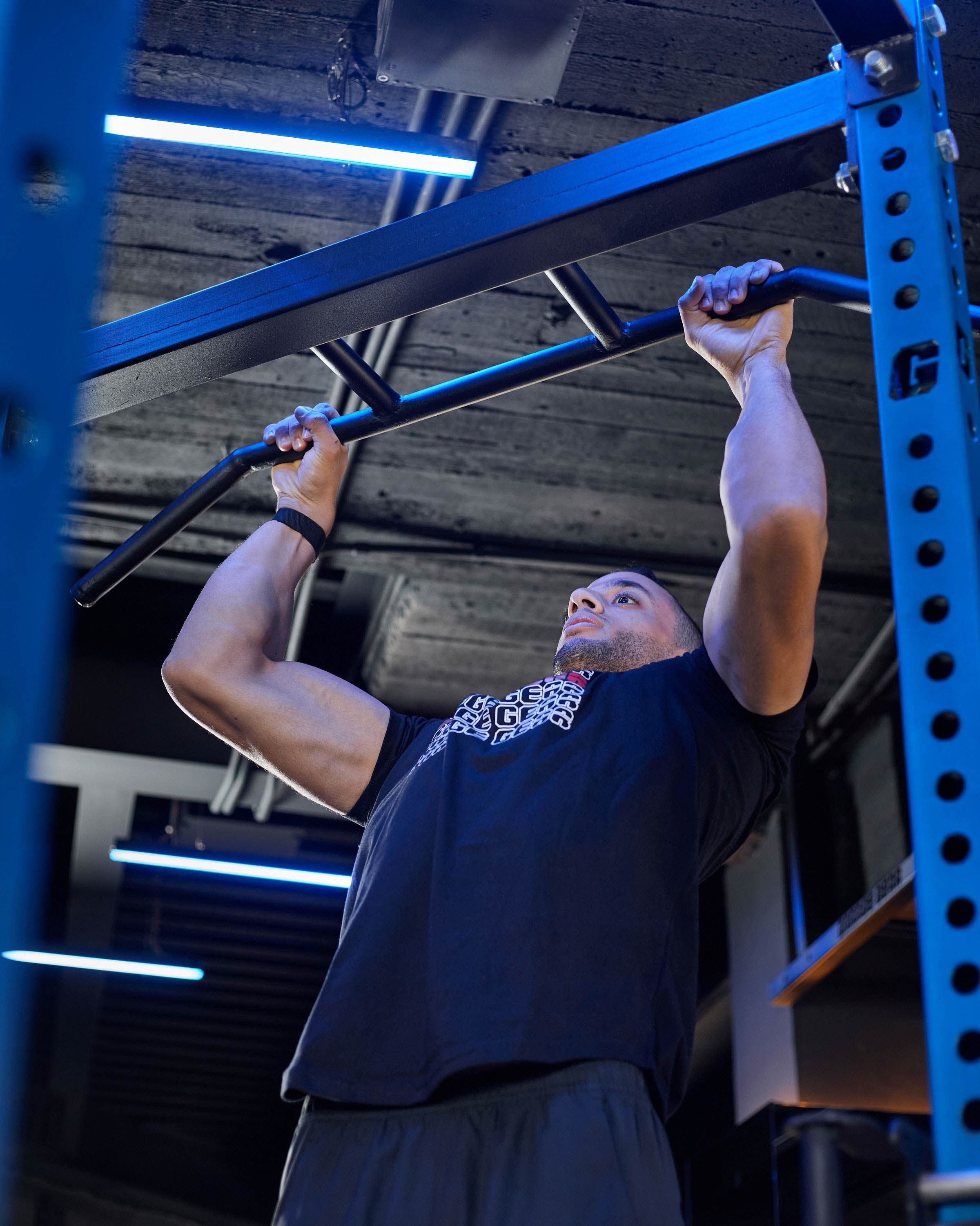 garagegear-angled-pull-up-bar-5.jpg