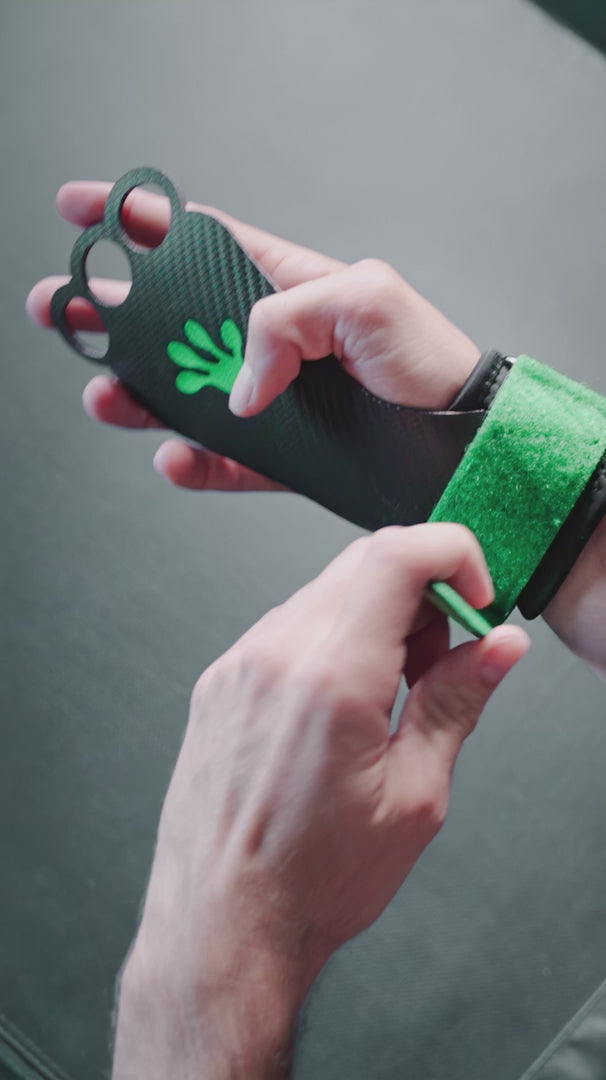 Load video: Elite Grips 4.0 | HD &amp; OG No Hole Grips